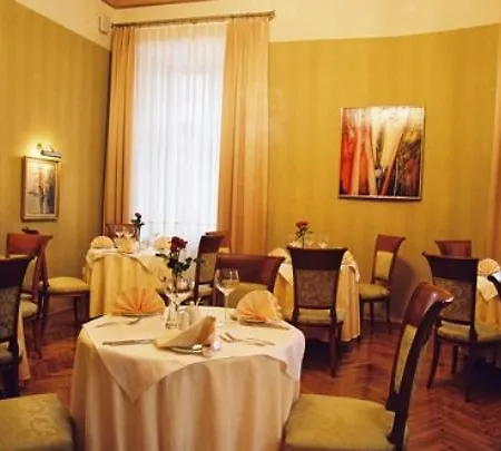 호텔 Ostoya Palace 4*